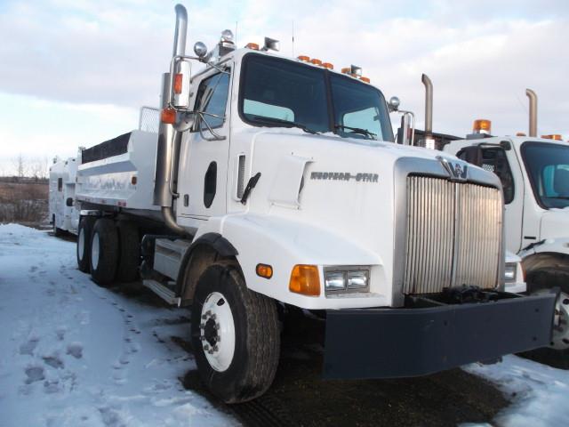 Image #1 (2001 WESTERN STAR 5800 T/A GRAVEL TRUCK)